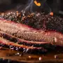 Brisket de res ahumado estilo texano (pecho de res)